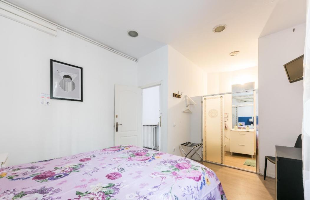 M&F 7 Rooms/7 Bathrooms Over Gran Via Madrid Kültér fotó