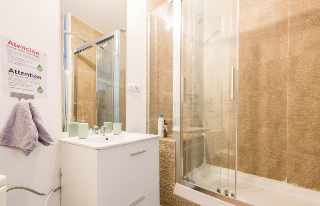 M&F 7 Rooms/7 Bathrooms Over Gran Via Madrid Kültér fotó